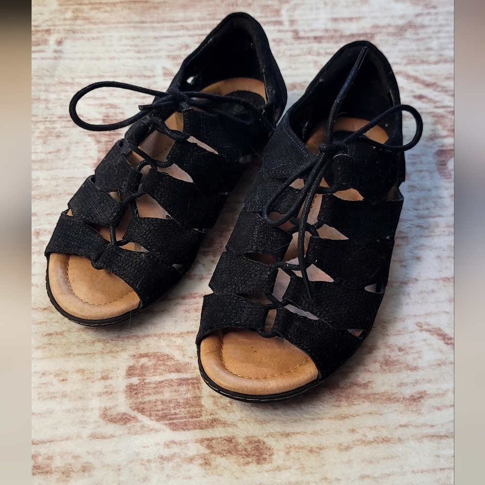 Earth Women’s Black Strappy Lace Sandals – Size 7 Stylish and comfortable Shoes
